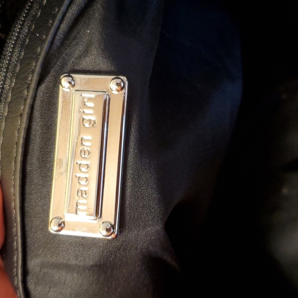 Madden Girl gym/overnight bag plus backpack tote - Picture 5 of 9